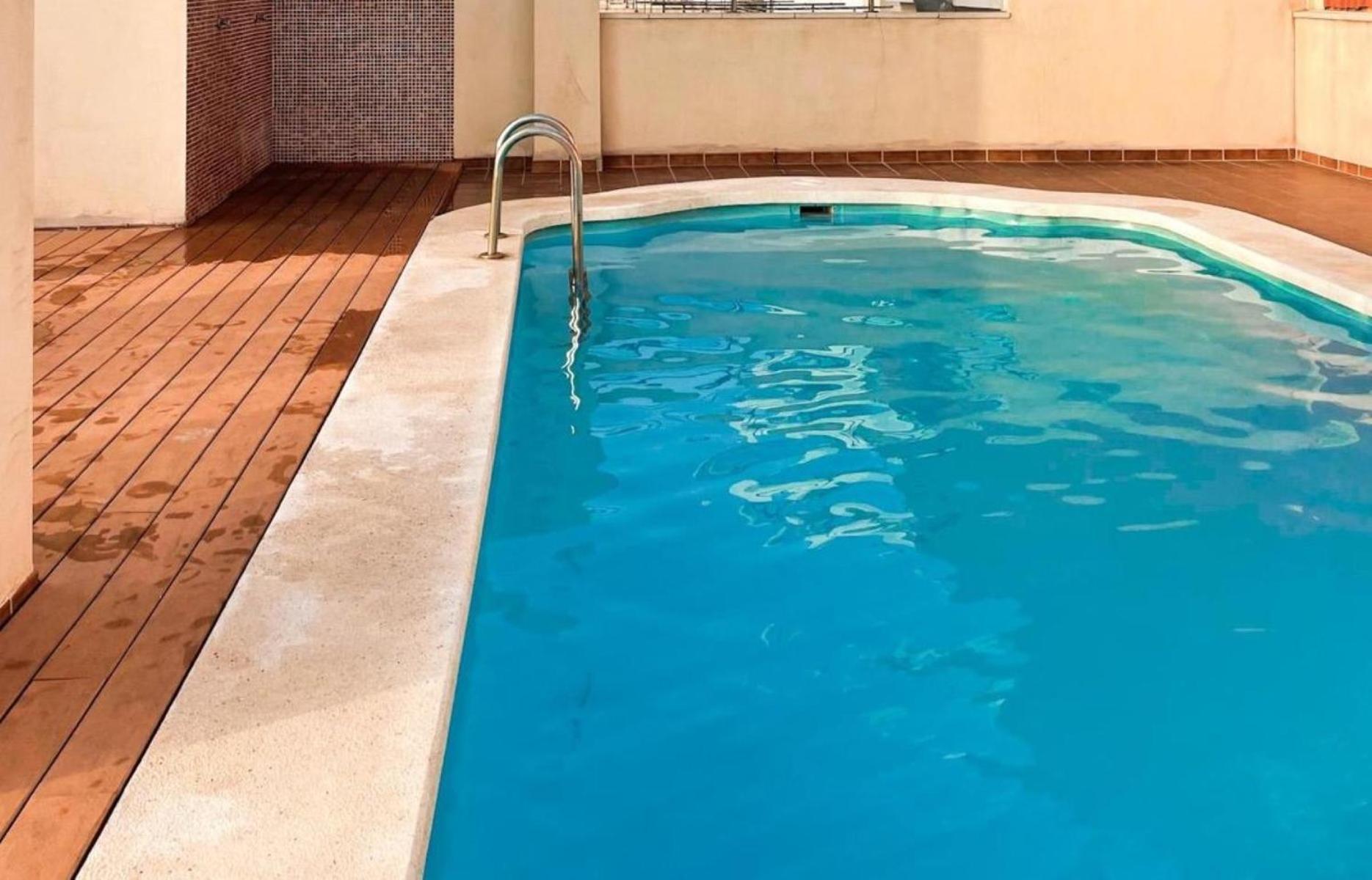 Arenal Con Piscina Y Terraza
